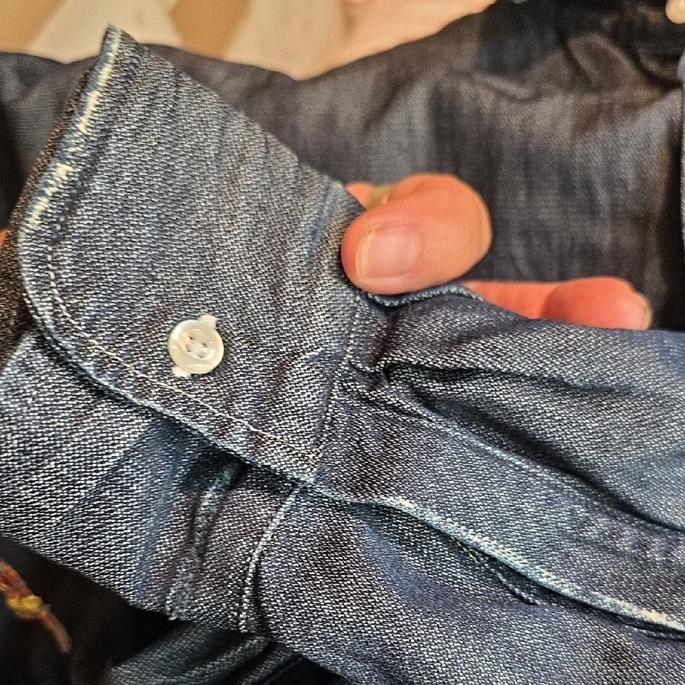 NEW FRANK & EILEEN MEN'S LUKE TATTERED DENIM BUTTON UP SHIRT IN DK BLUE RINSE XS - Picture 8 of 10